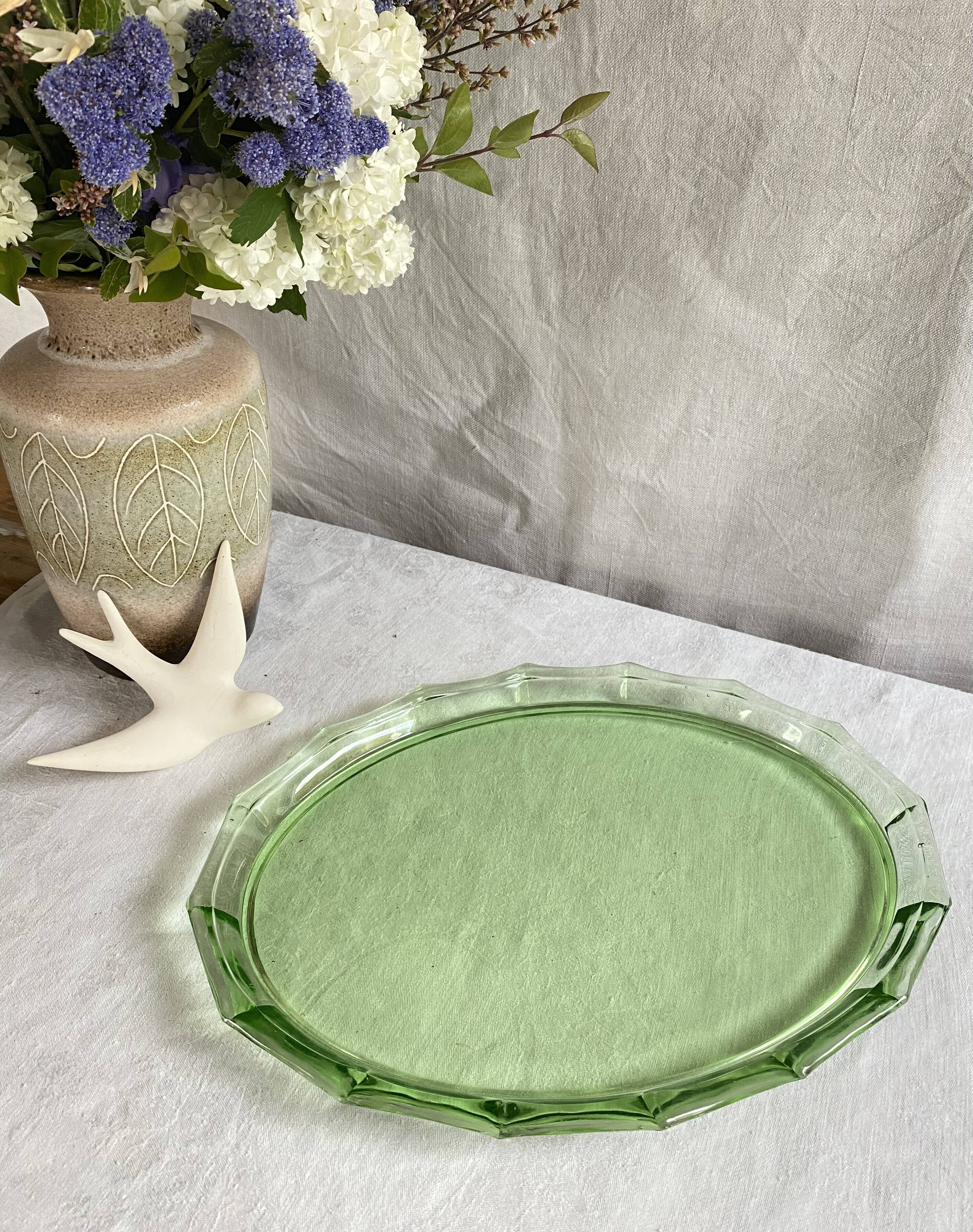 Art Deco dish in Ouraline