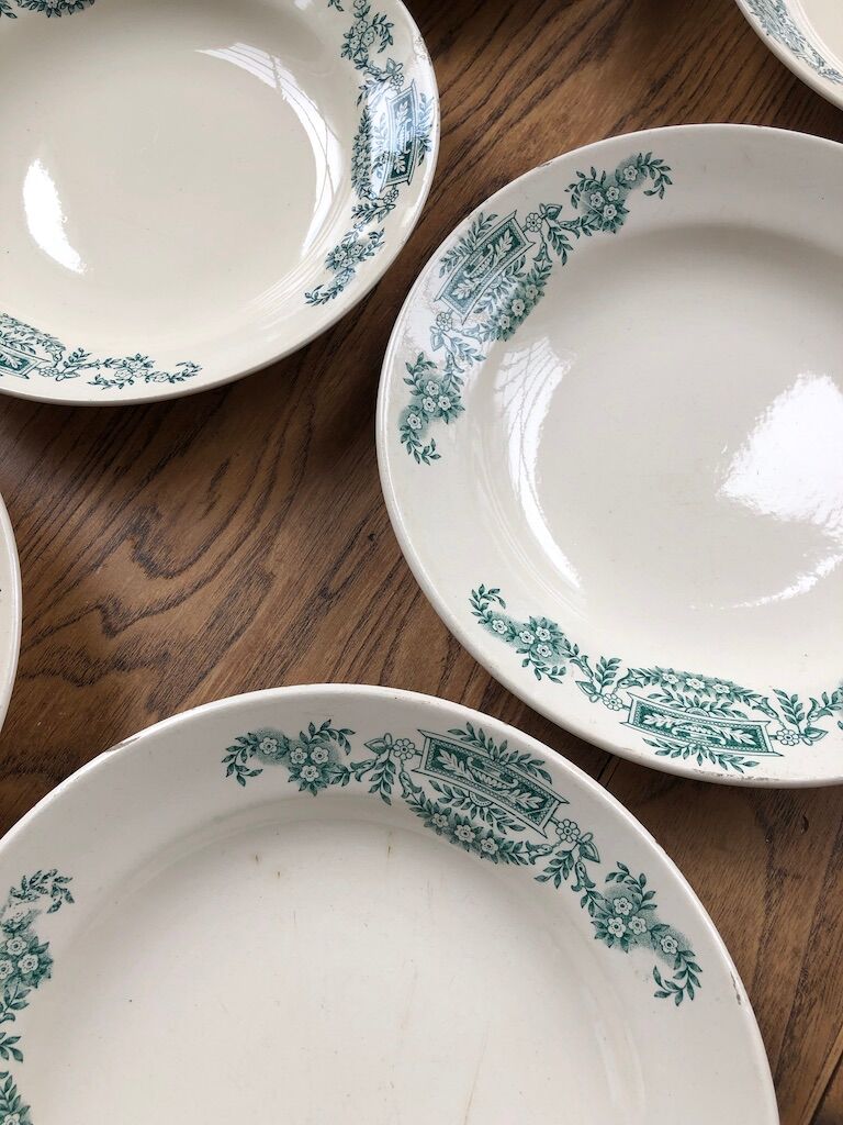 22 plates Lutece Longchamps