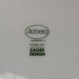 German series of postmodern flying object plates by David Palterer and Sieger Design for Arzberg, 1990s, set of 8.