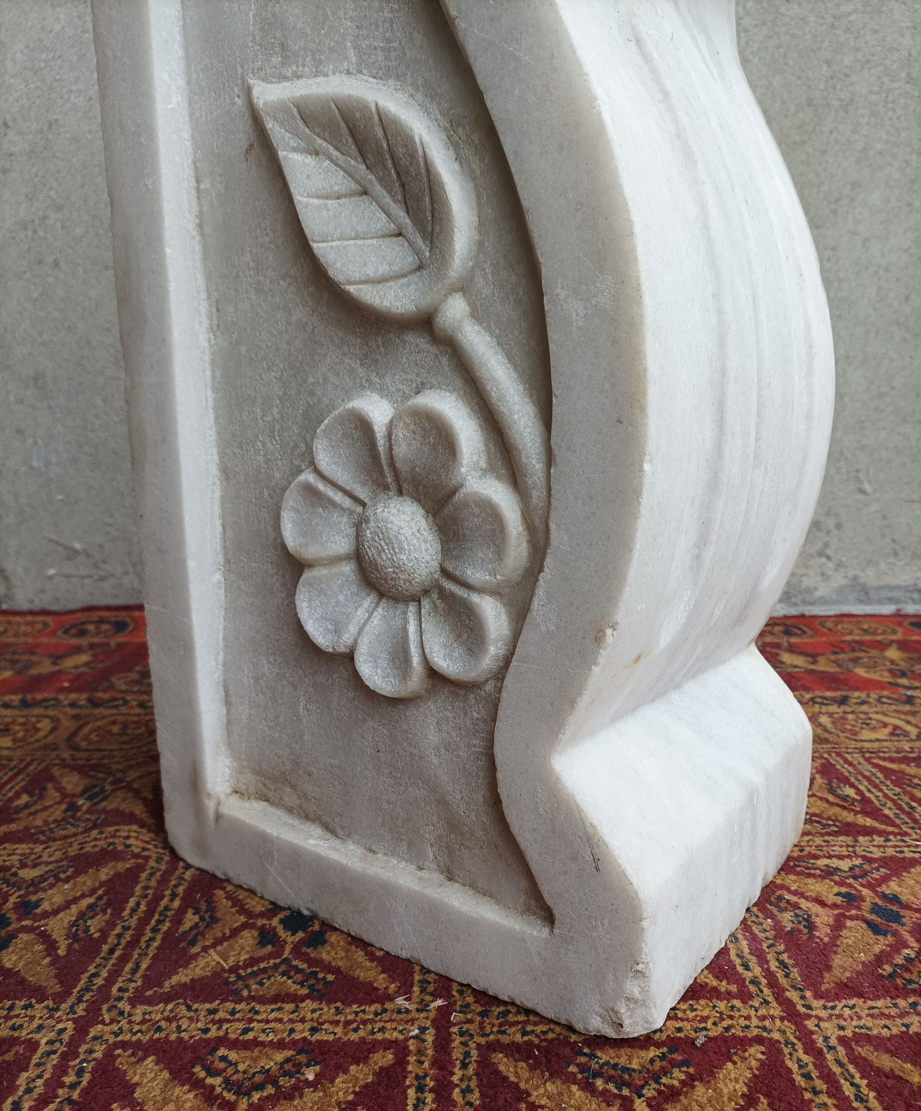 Sculpted Carrara marble stool column