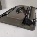 Old typewriter " hermes baby " swiss keyboard azerty