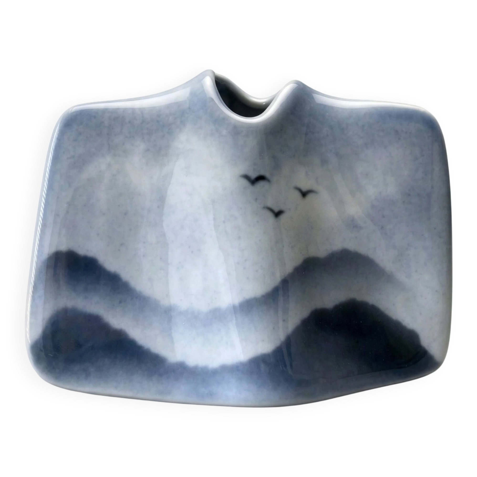 Virebent porcelain vase – blue landscape design – soliflore design – made in France – 13 cm