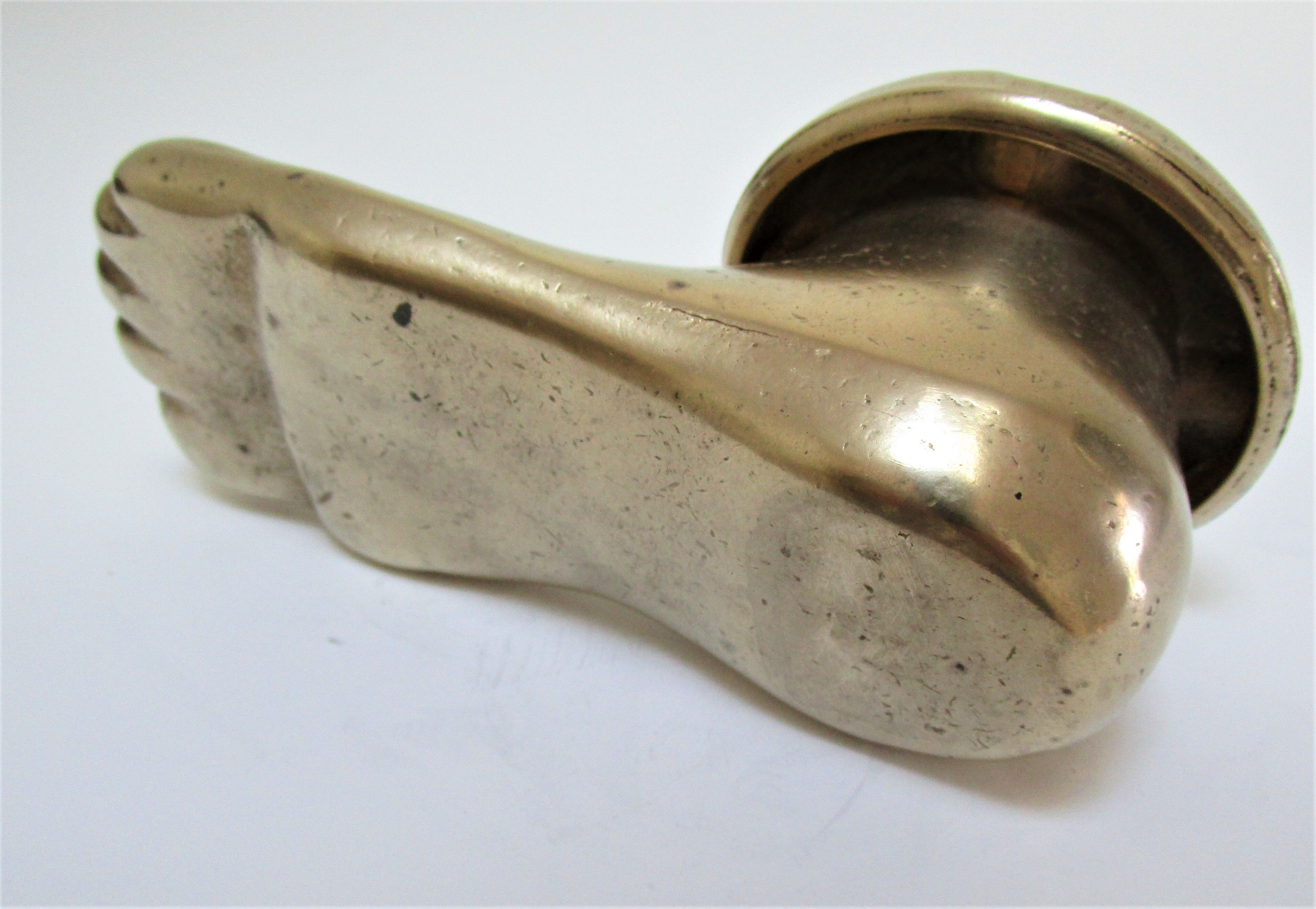 Anthropomorphic ashtray solid brass foot design 70s