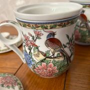 Porcelain tea mugs