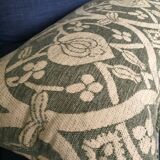 Decorative pillow case in velvet with ottoman turkish 16th century motifs