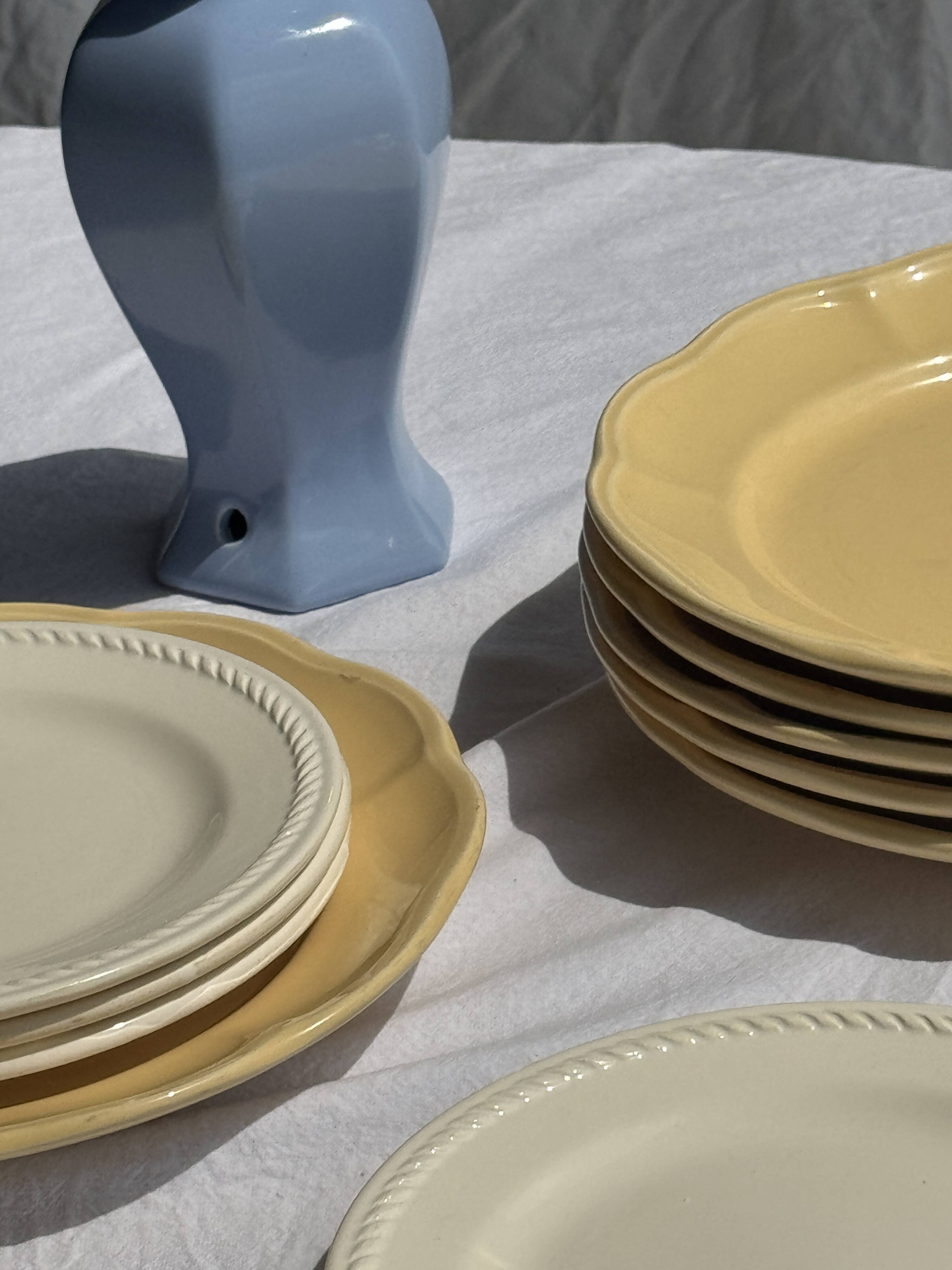 Set of 4 small vintage white dessert plates D21