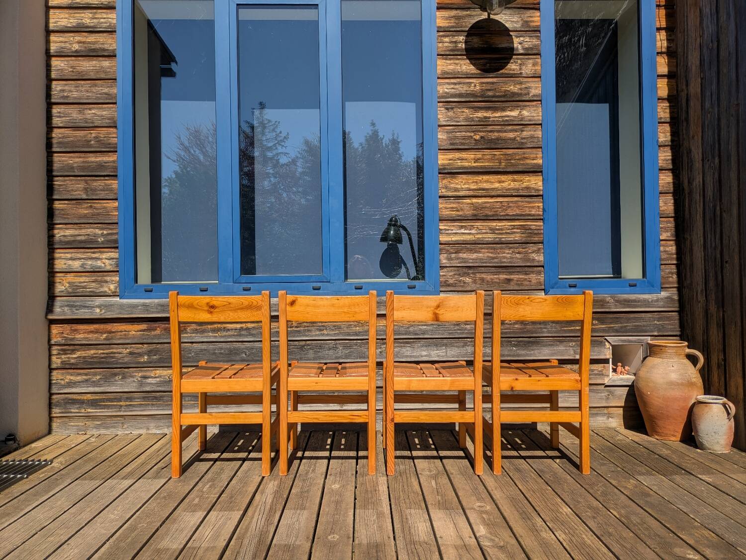 4 solid pine chairs selected by Charlotte Perriand for Le Arcs