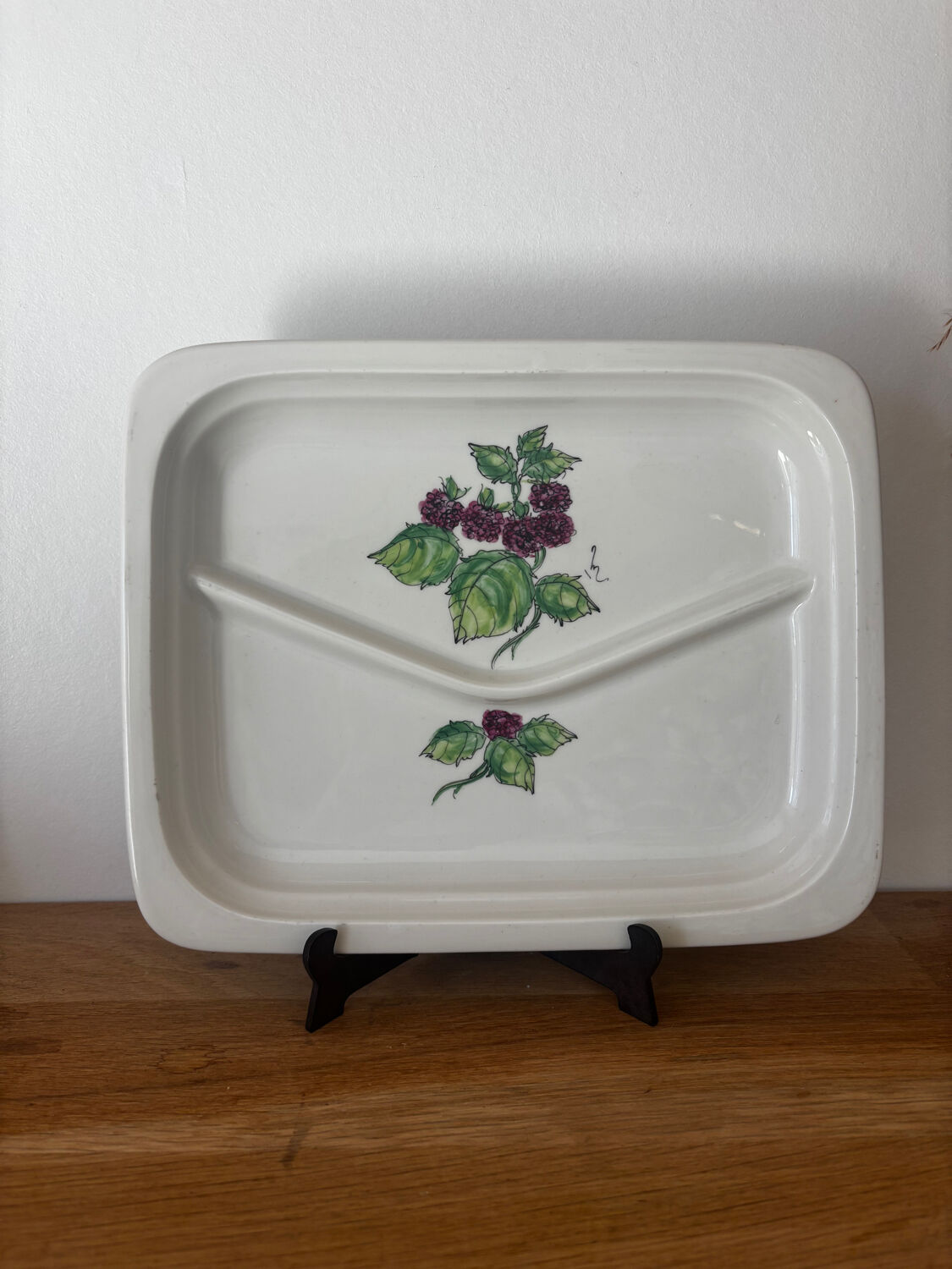 Vintage lot of two compartmentalised plates, decor Monique St Marc.