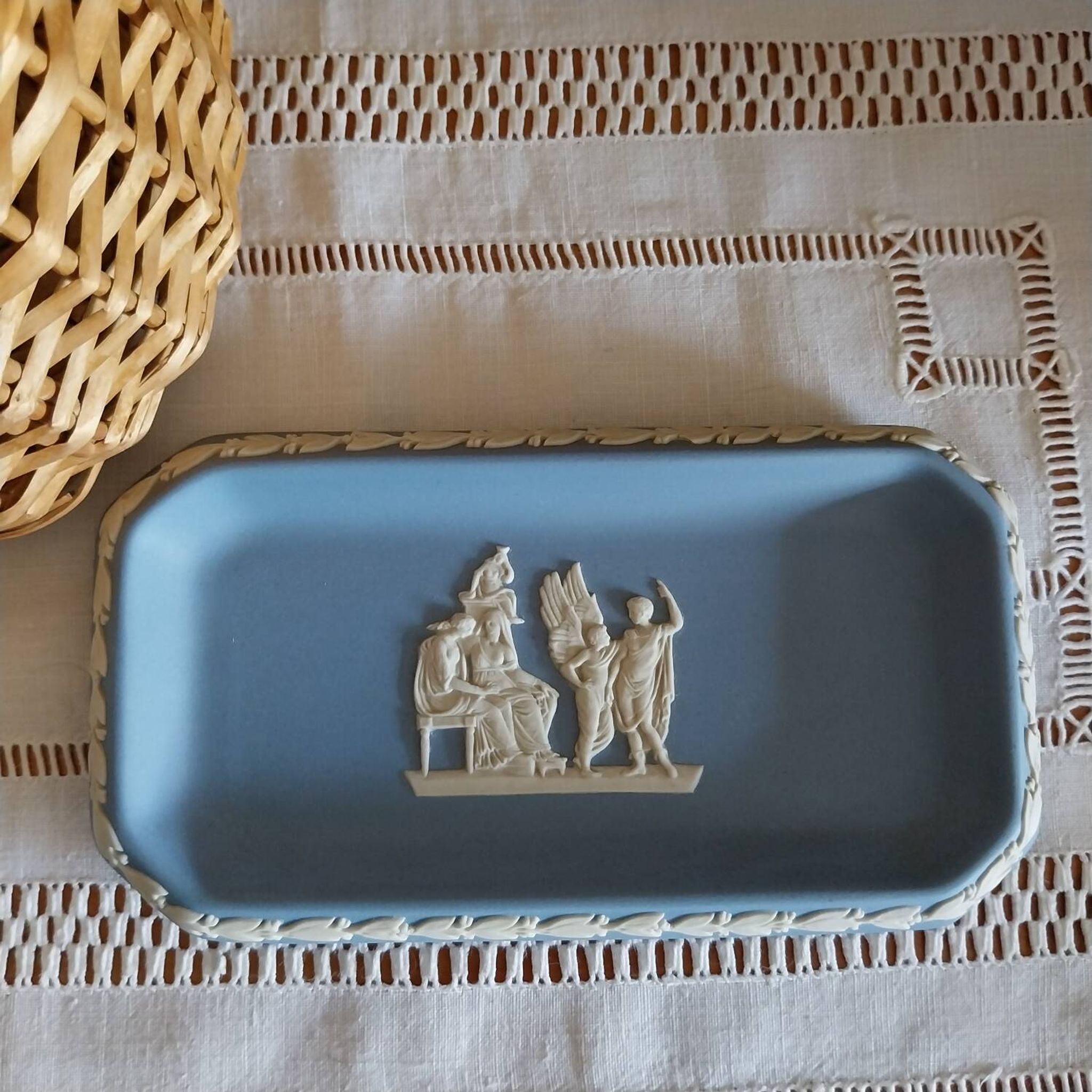 Ravier wedgwood jasperware