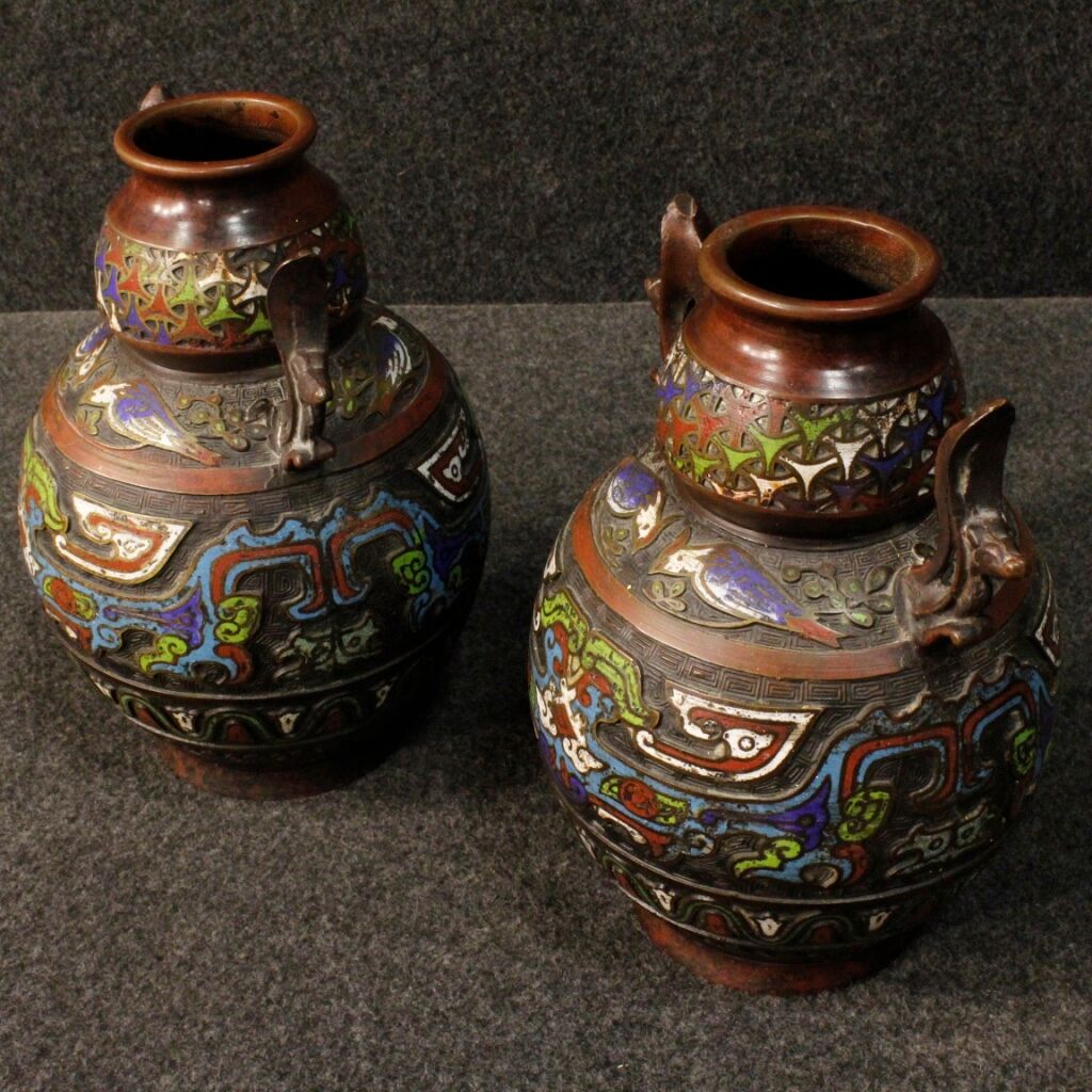 Pair of oriental metal vases from XXth century