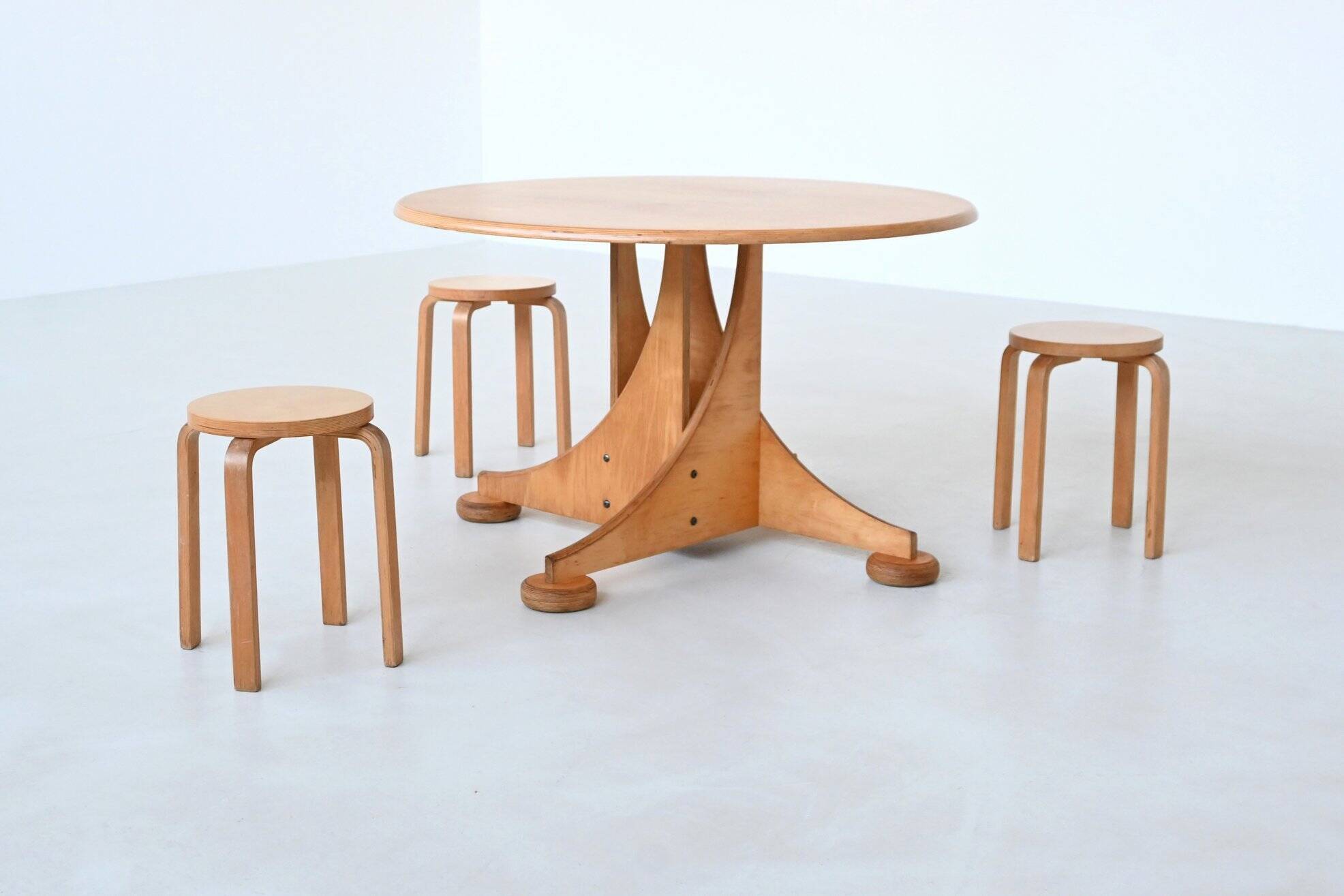 Sjoerd Soeters scuptural dining table in birch Lundia The Netherlands