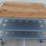 Metallic trolley with wheels, 3 levels with wooden top.