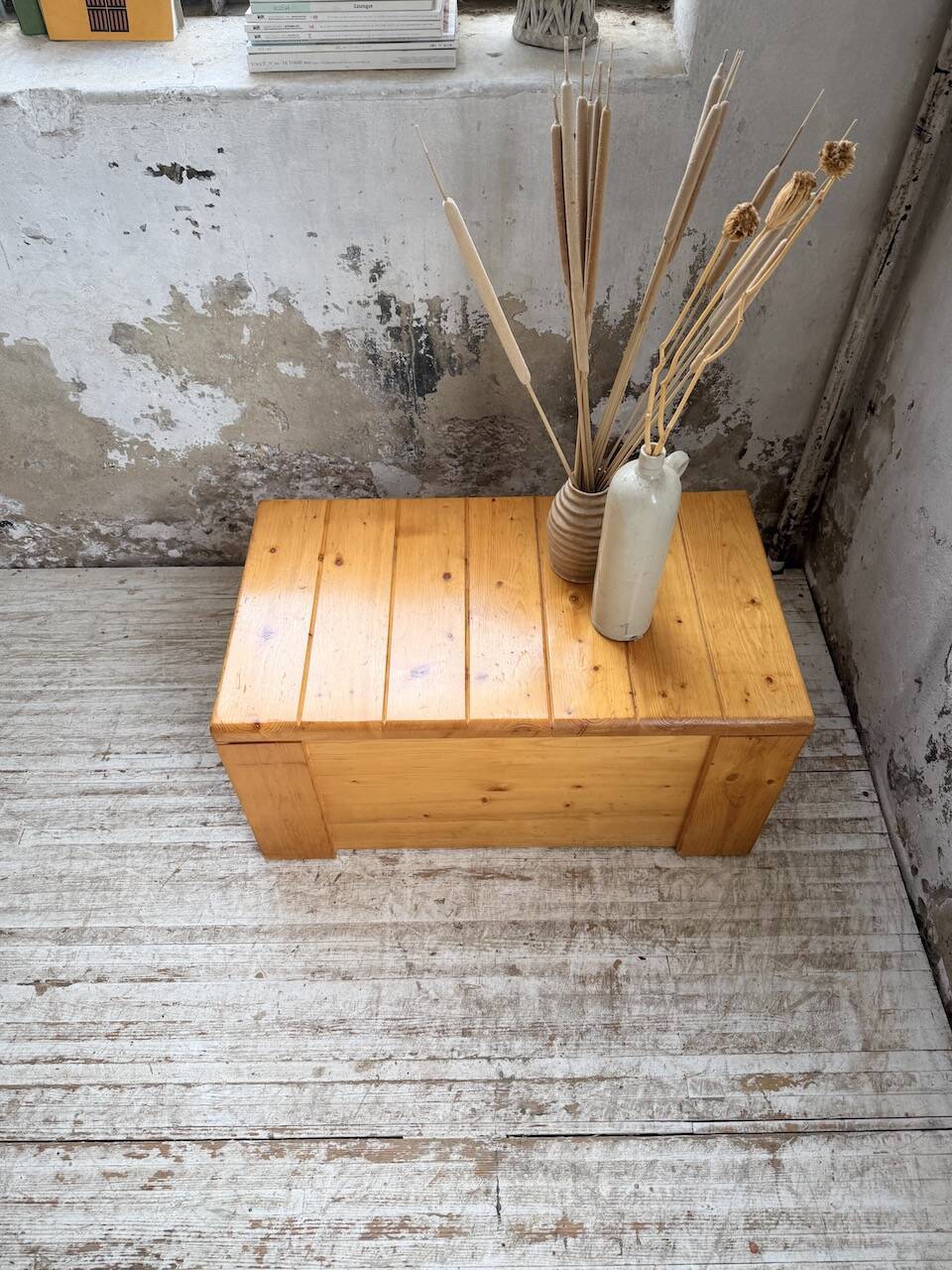 Chest or coffee table Perriand Les Arcs 1800