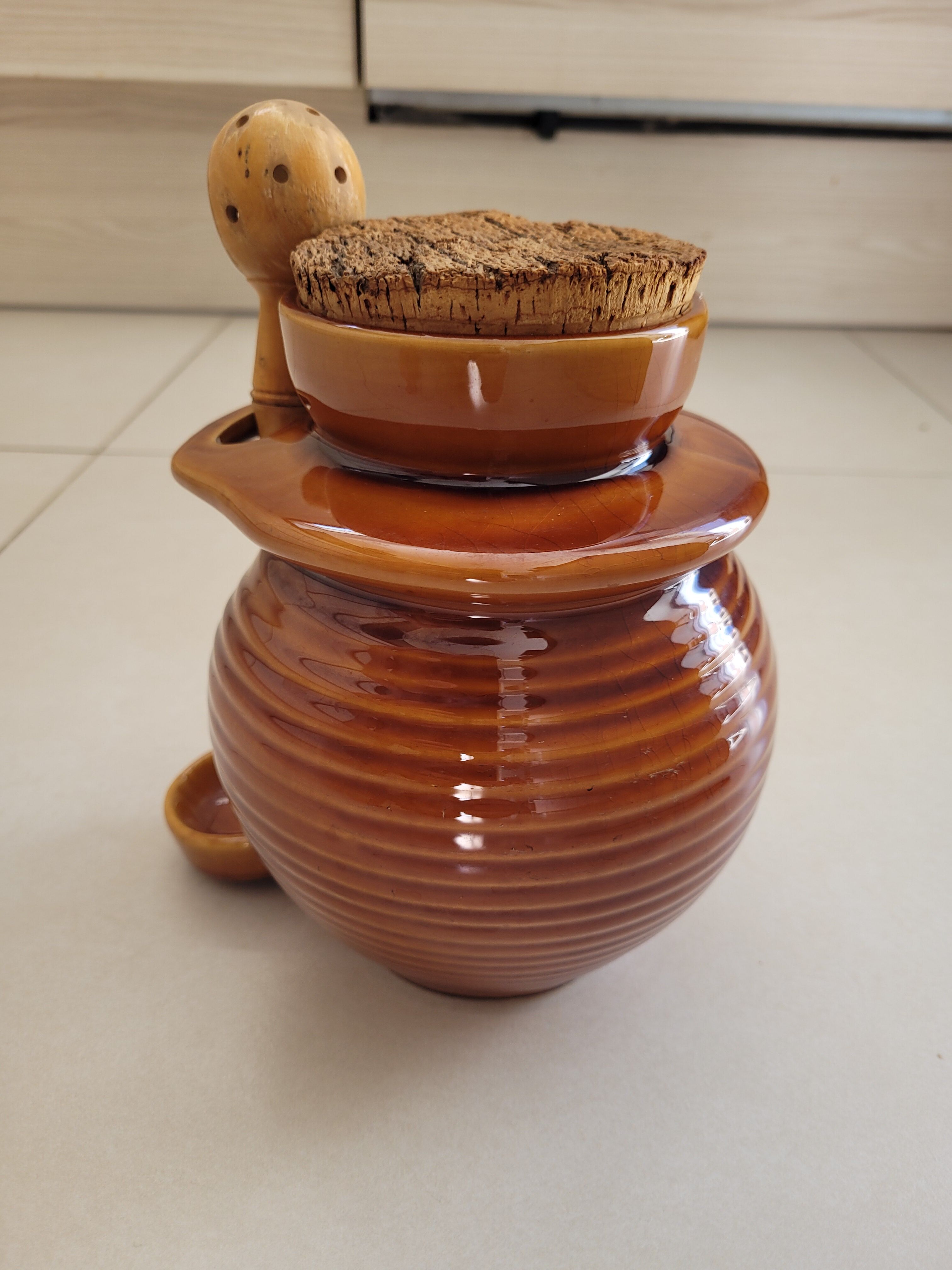 Olive pot