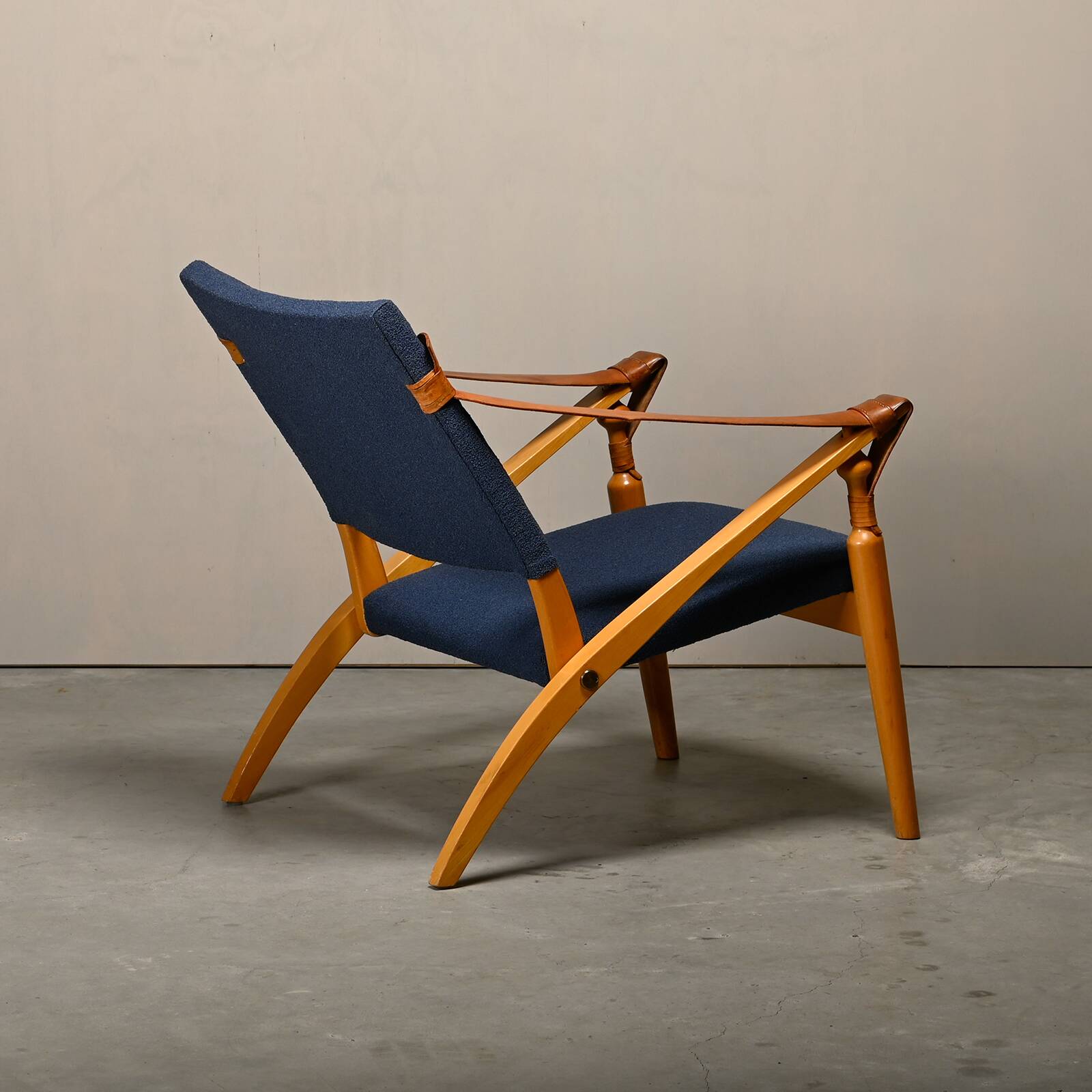Scandinavian Modern Foldable Safari Lounge Chair in Beech wood and Blue fab