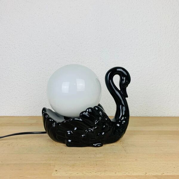 Lampe cygne en céramique noire et globe opaline vintage
