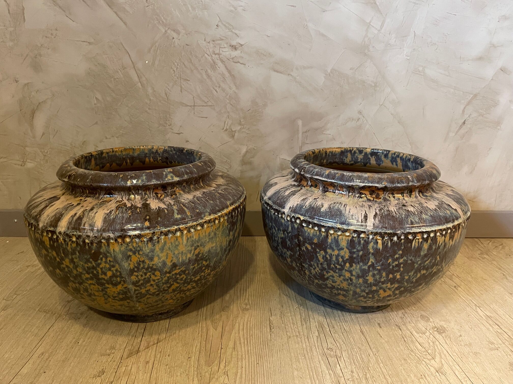 Pair of ceramic pots