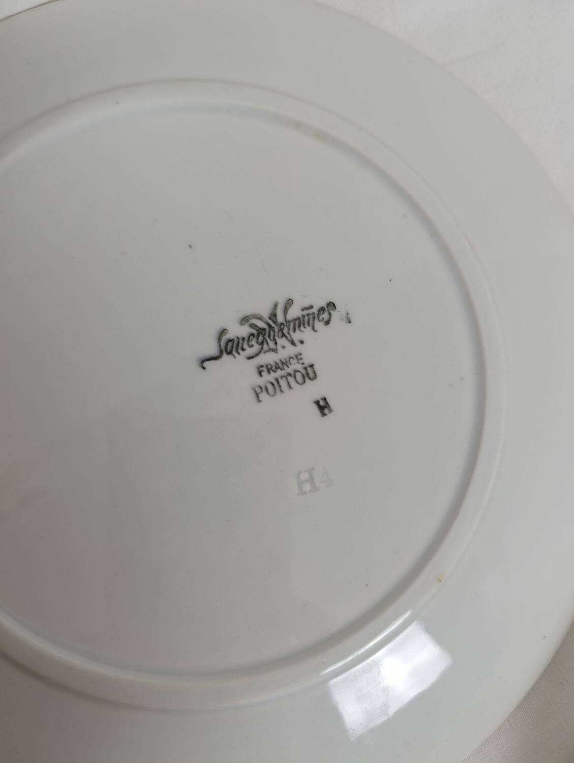 Sarreguemines Poitou plate