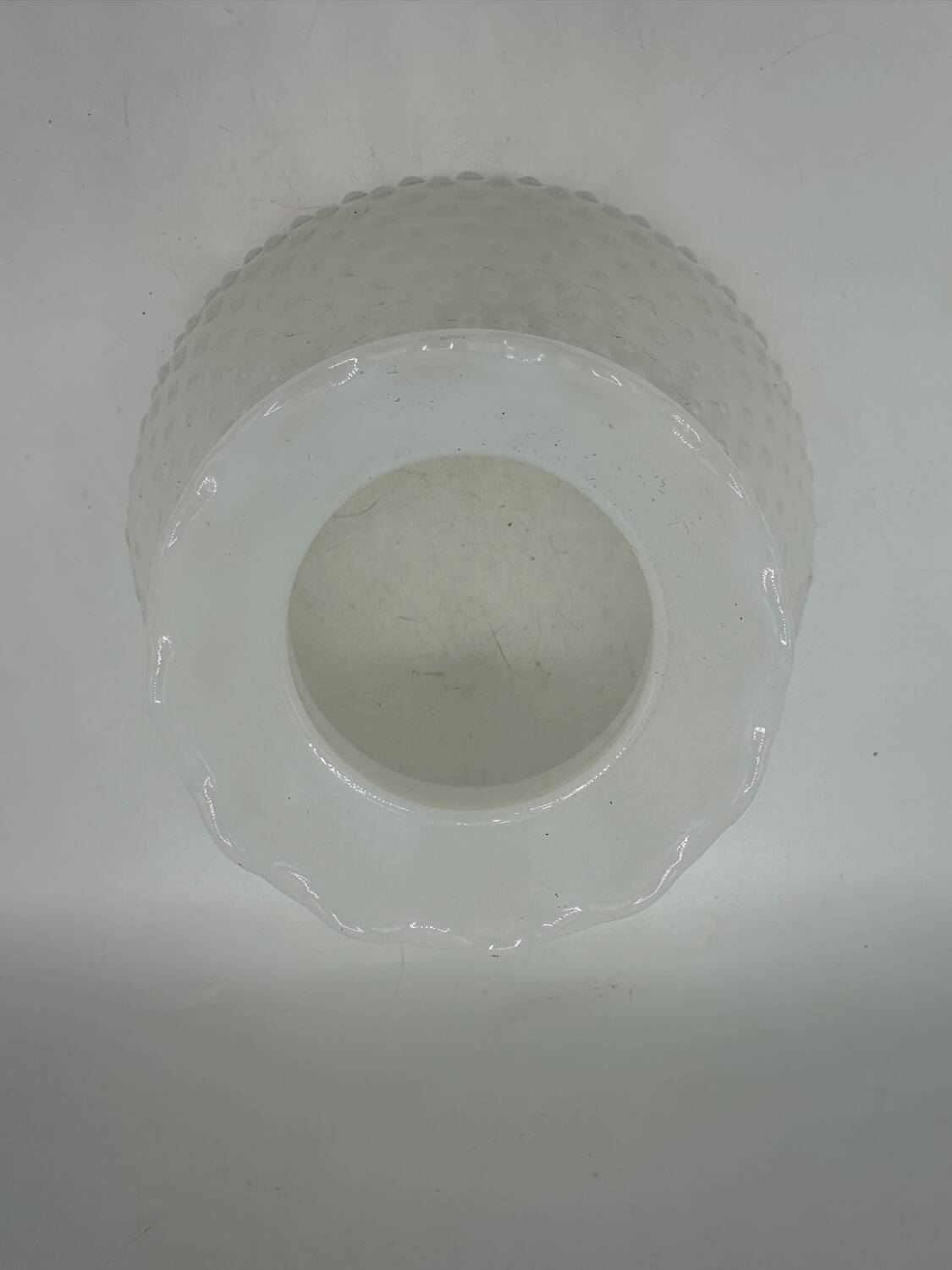 Opaline globe suspension