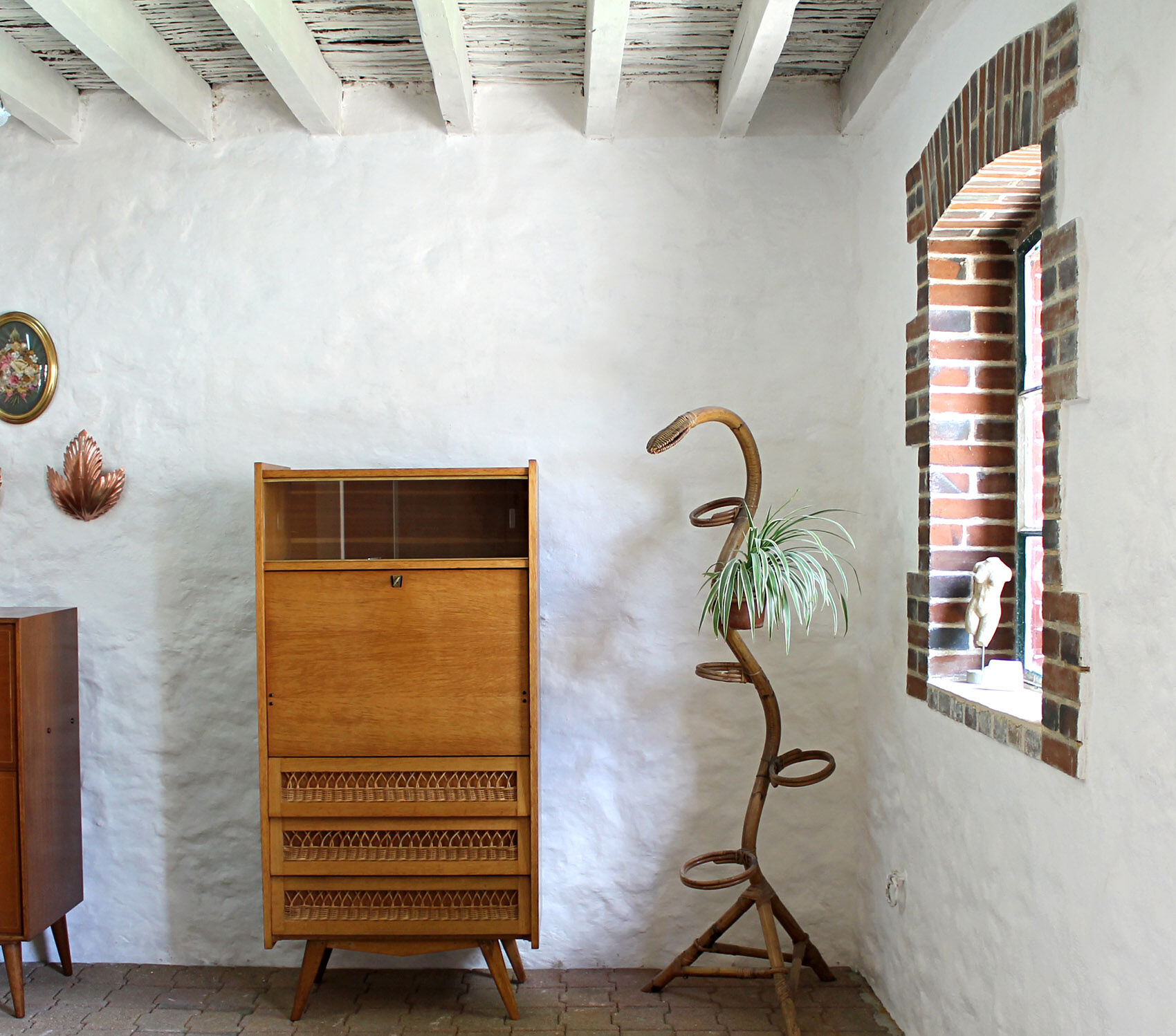 Secrétaire vintage en bois et rotin