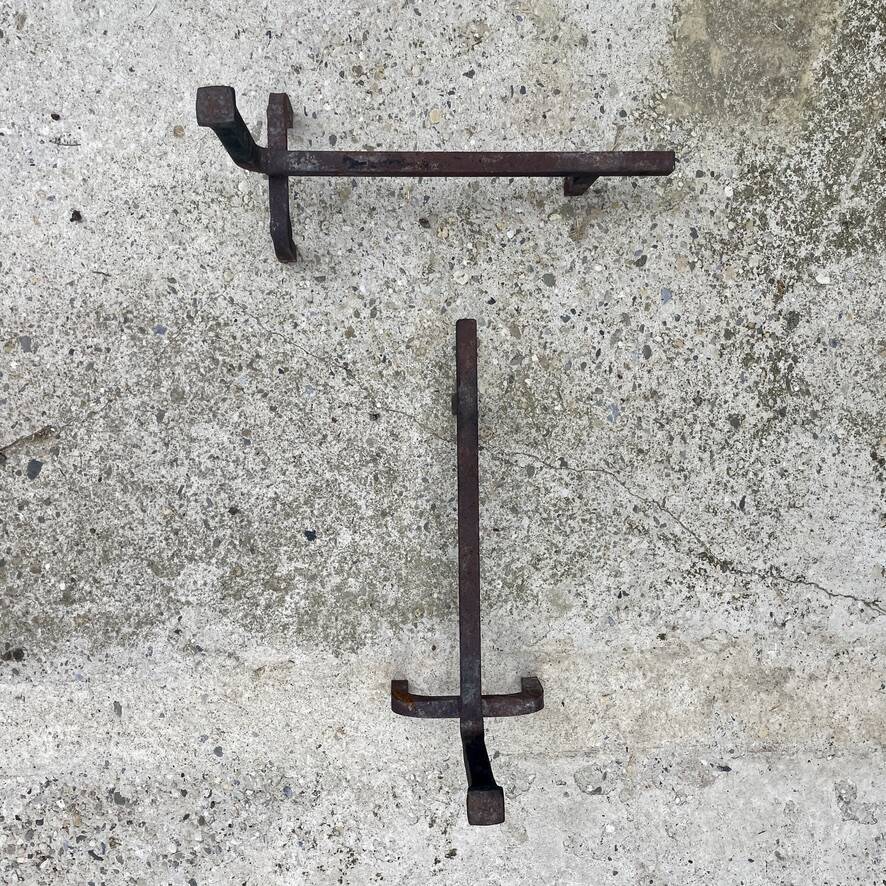 Simple andirons