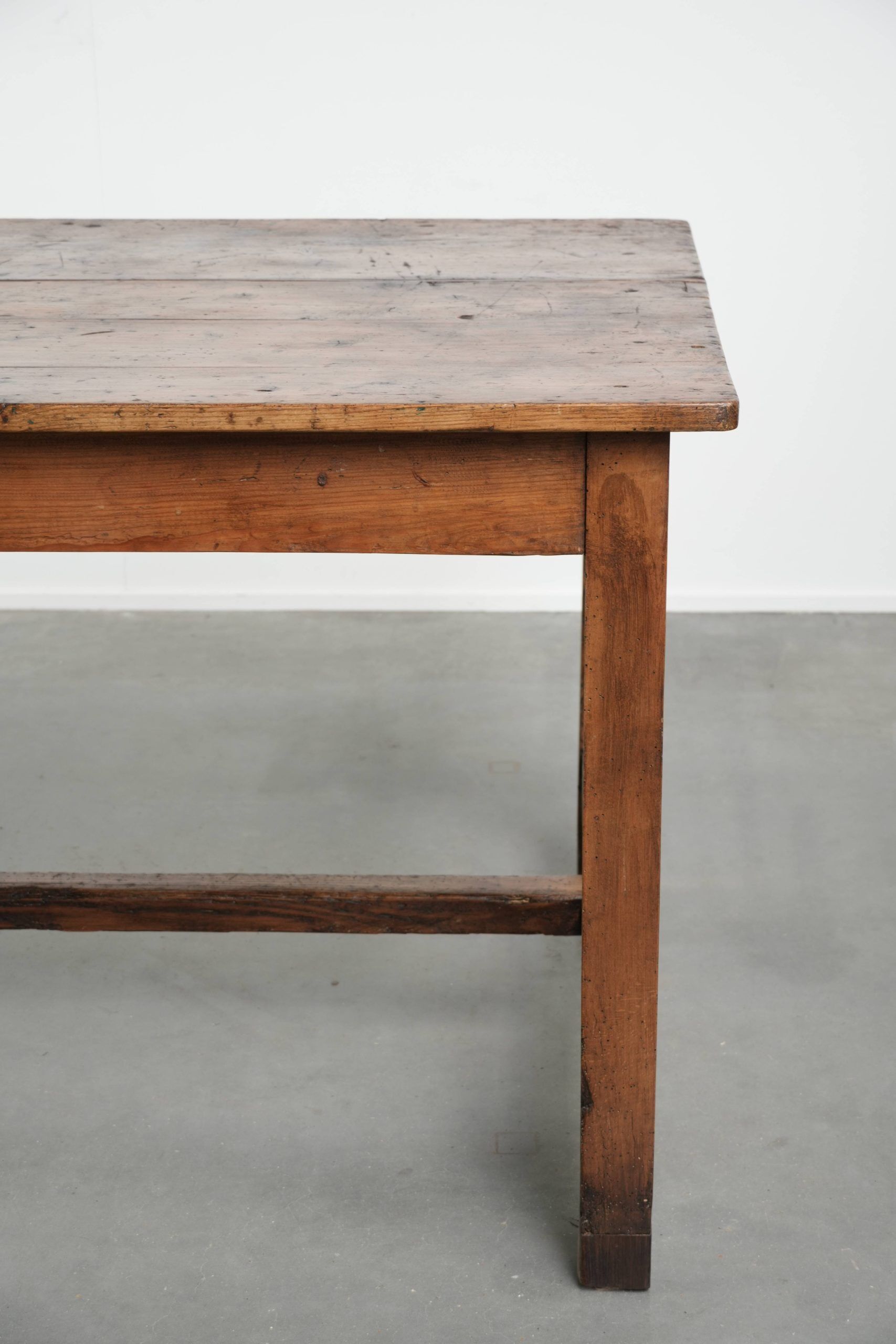 French antique farmhouse dining table from the 19th century of pine wood
