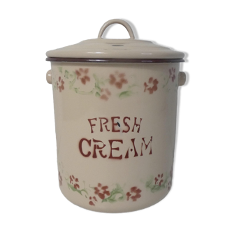 Ancien pot à crème fraiche en acier émaillé