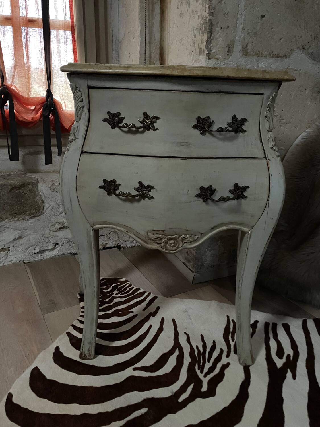 Small Louis XV style chest of drawers