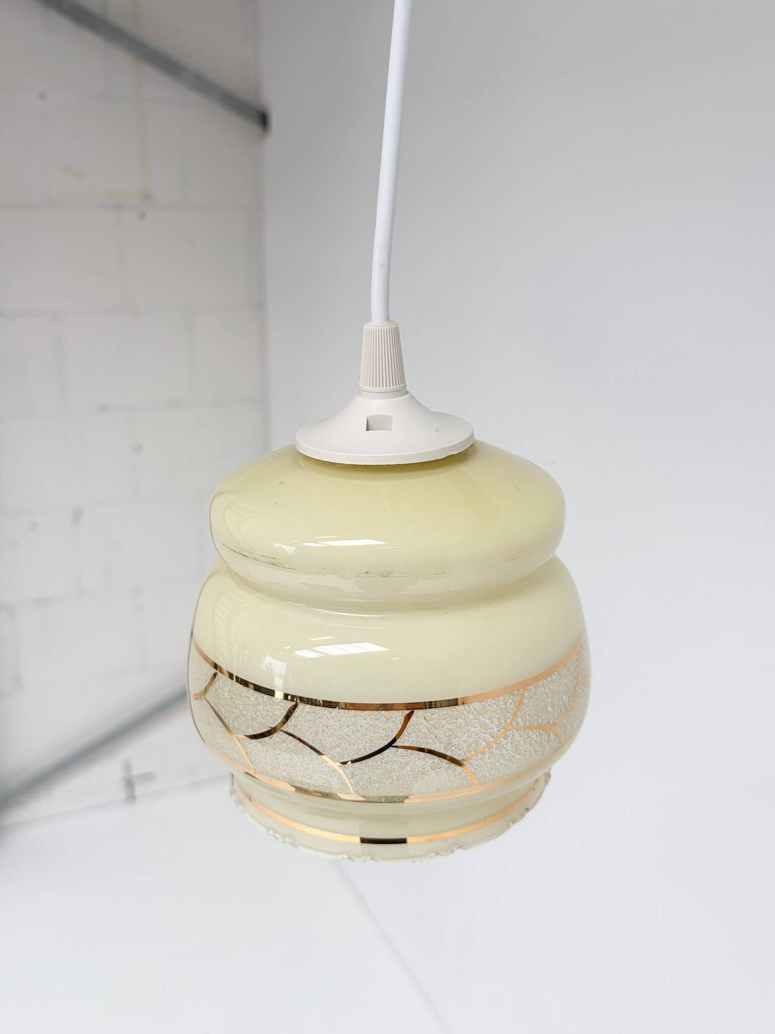 Evoking memories and enjoying a major comeback: this beige-colored glass ce