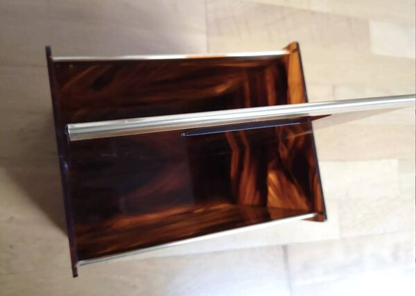 Porte-revues en lucite écaille de tortue collection Christian Dior Home, 1970