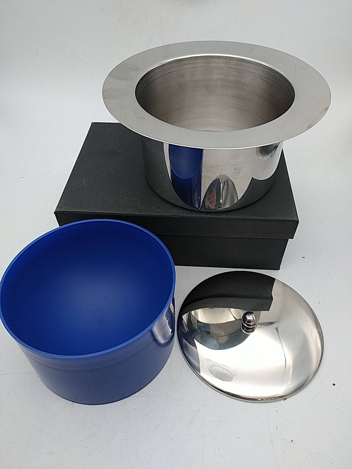 Ice bucket by Knut and Marianne Hagberg.