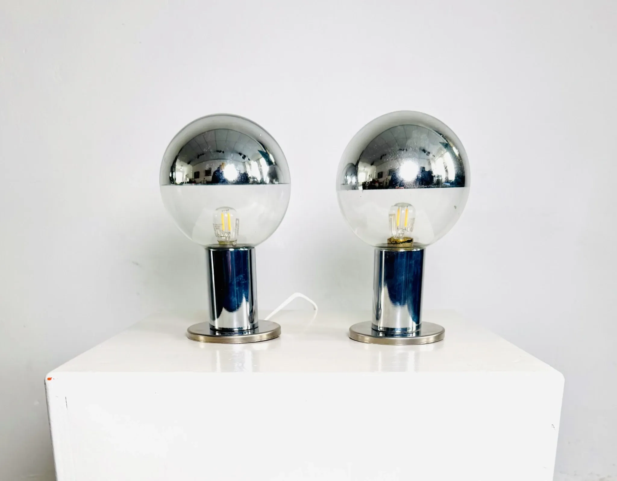 Lampe de table chromée par Motoko Ishii pour Staff Leuchten, Allemagne, années 1970.