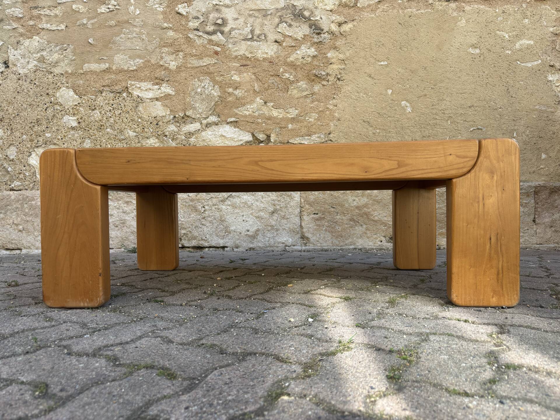 Table basse orme massif Maison Regain, 1960