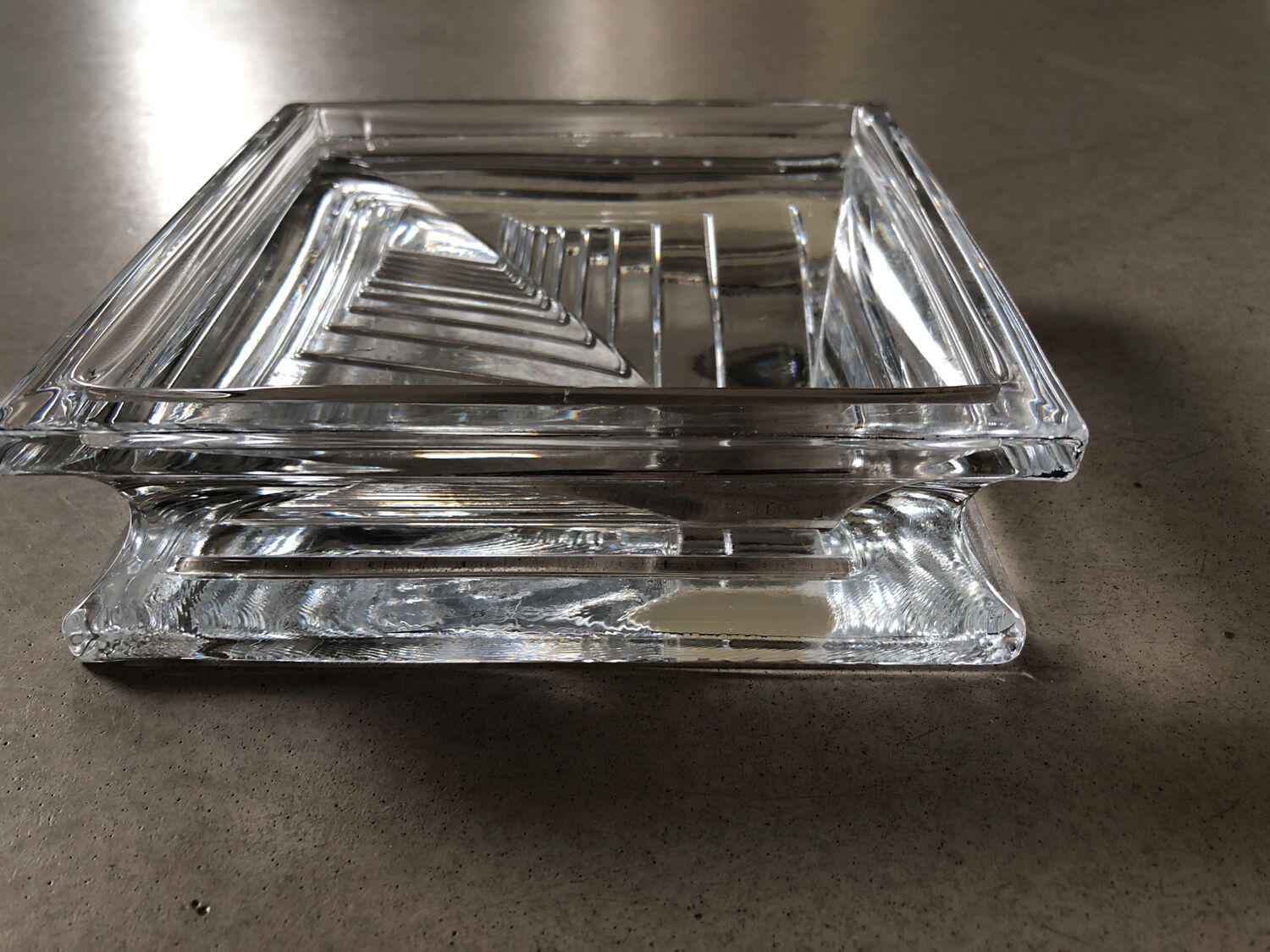 Daim empty pockets or crystal ashtray