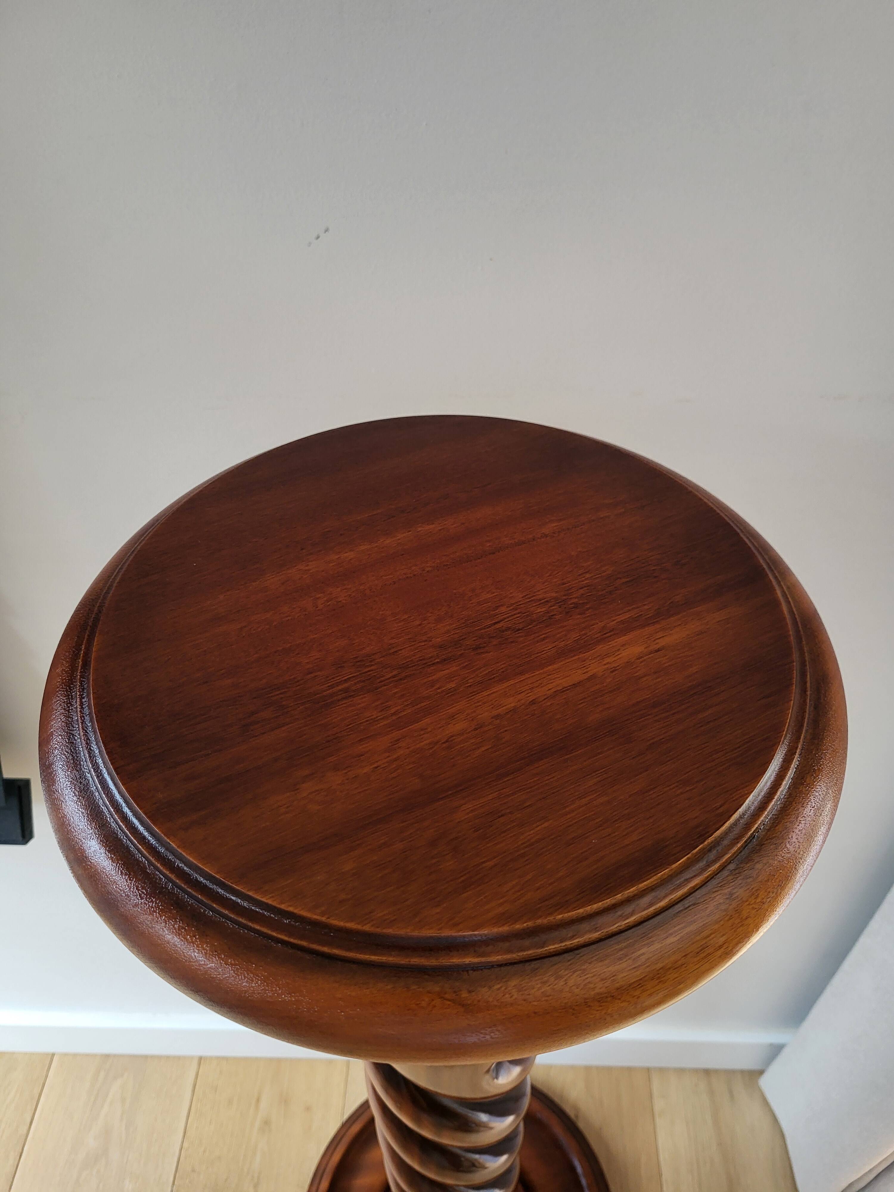 Colonne / piédestal en bois de style antique