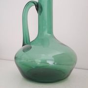 Carafe en verre vert de fabrication italienne 1960s