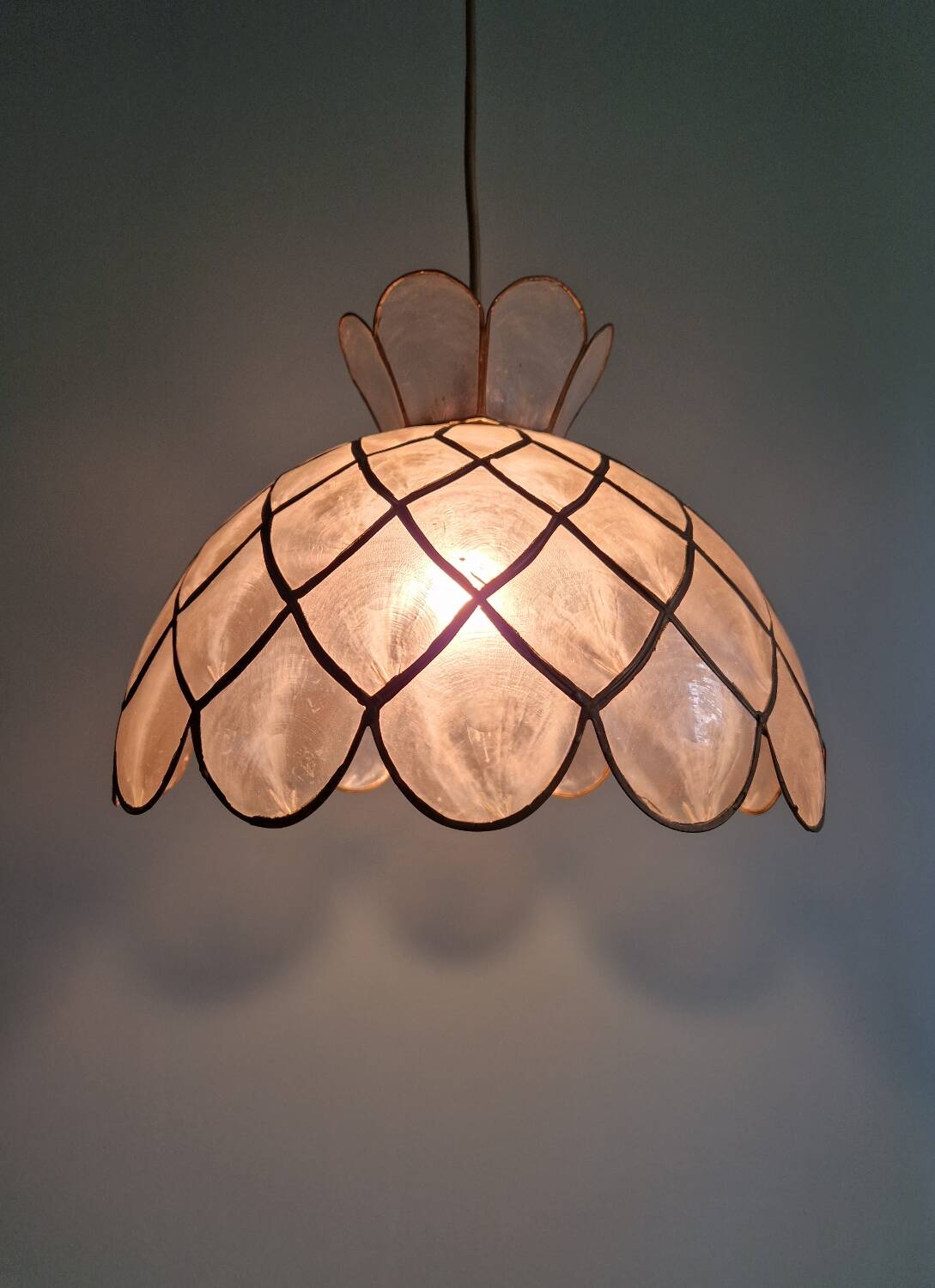 Suspension vintage en nacre de capiz, années 70