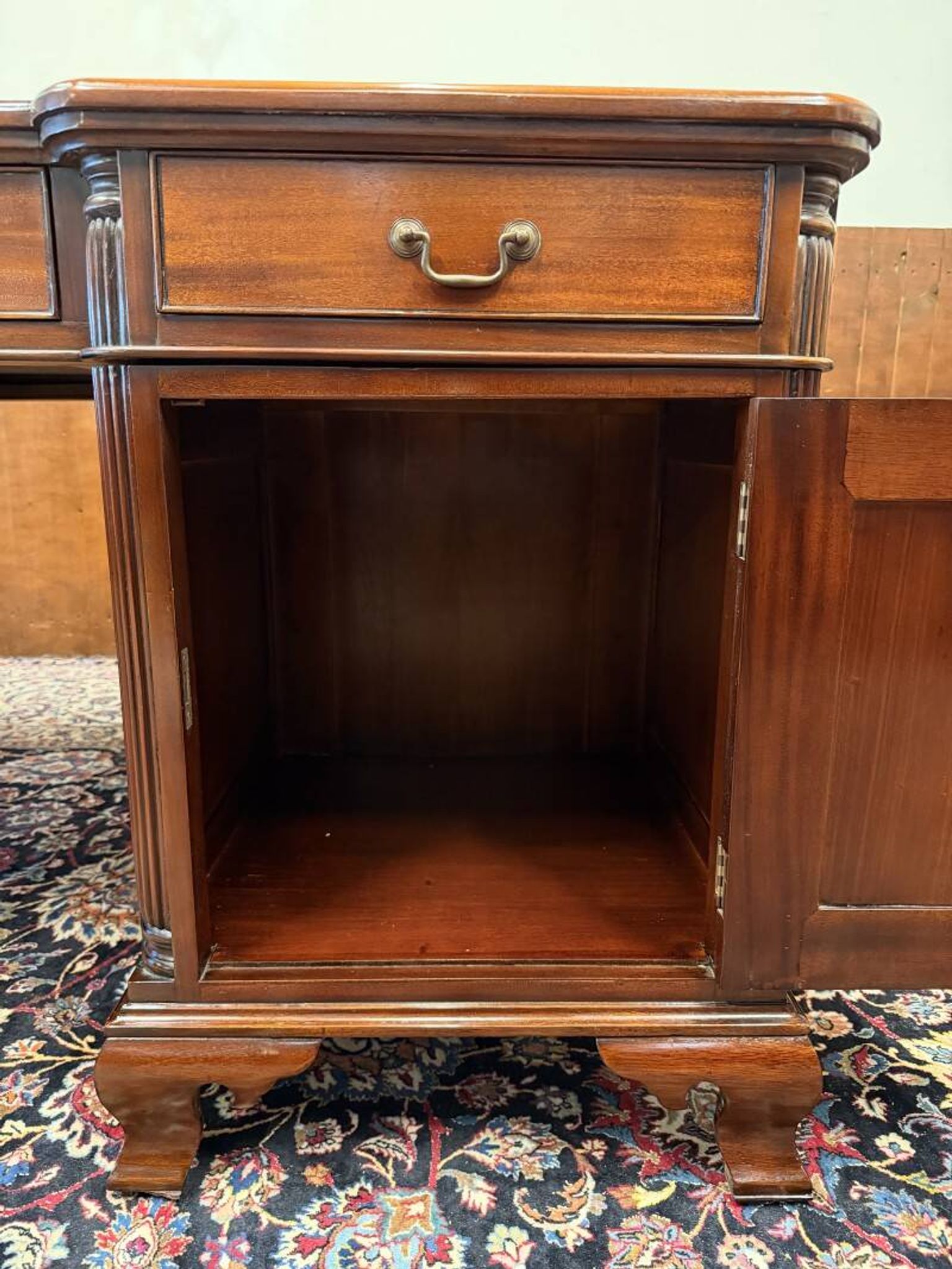 Classic English desk with green leather