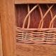 Commode vintage pied compas et rotin