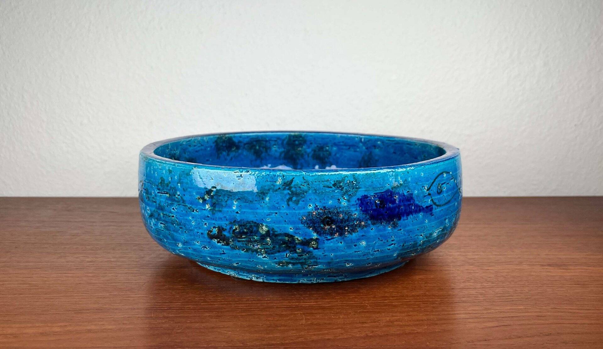 Bowl in the shape of a fish, modern fish from the mid-century by Aldo Londi for Bitossi, Italy, 1960s.