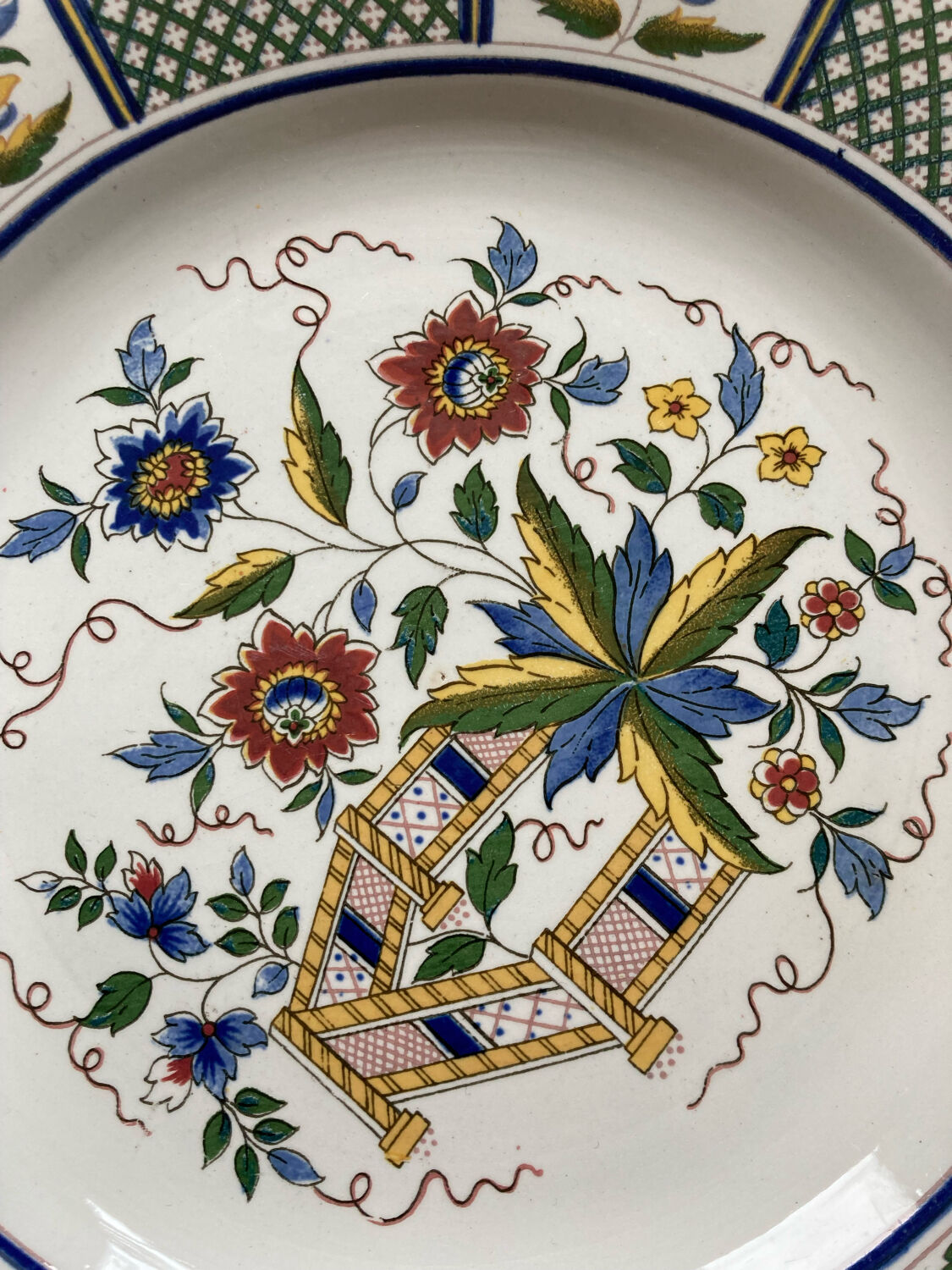Sarreguemines plate with Montmorency decor