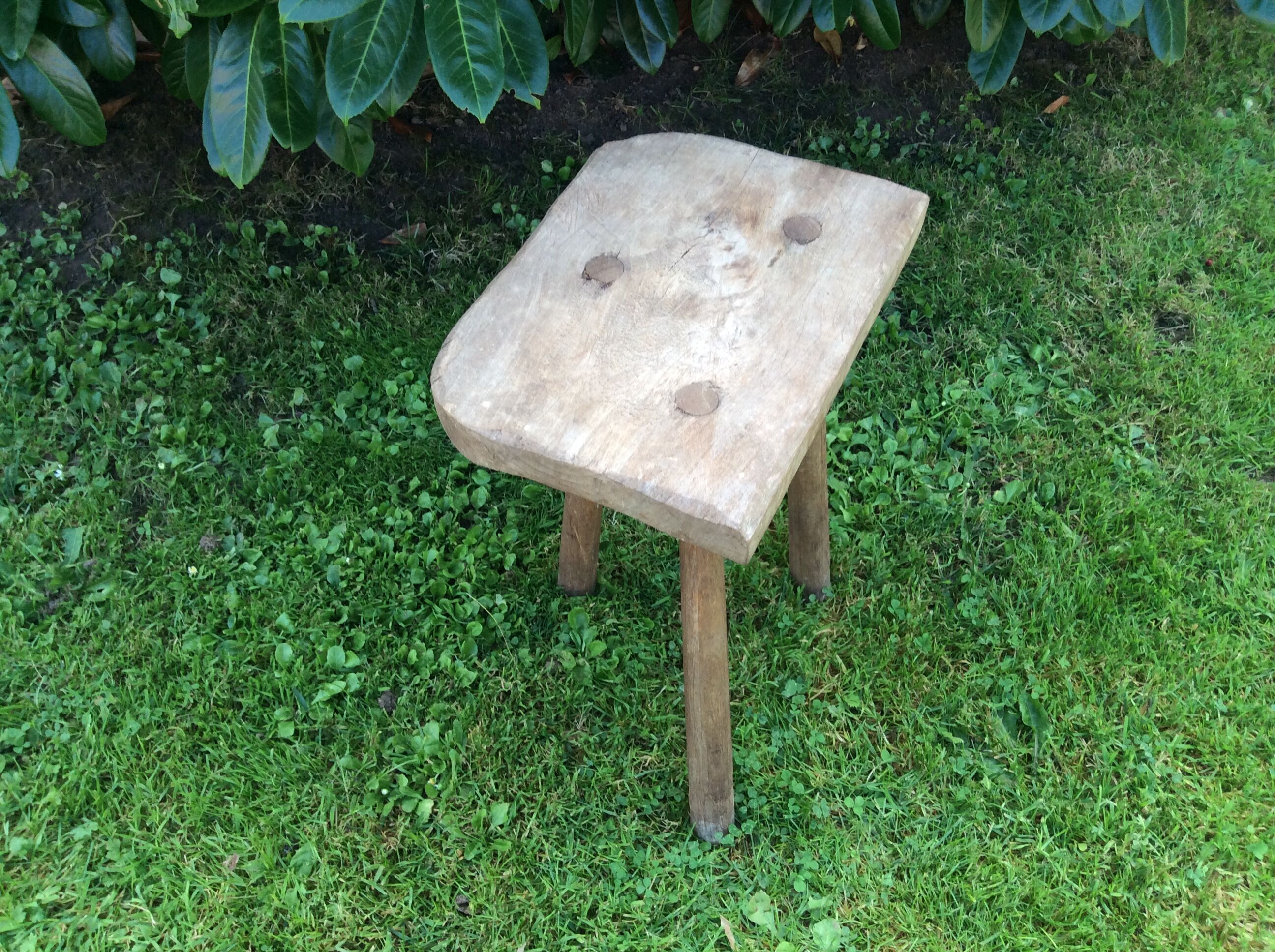 Tripod stool