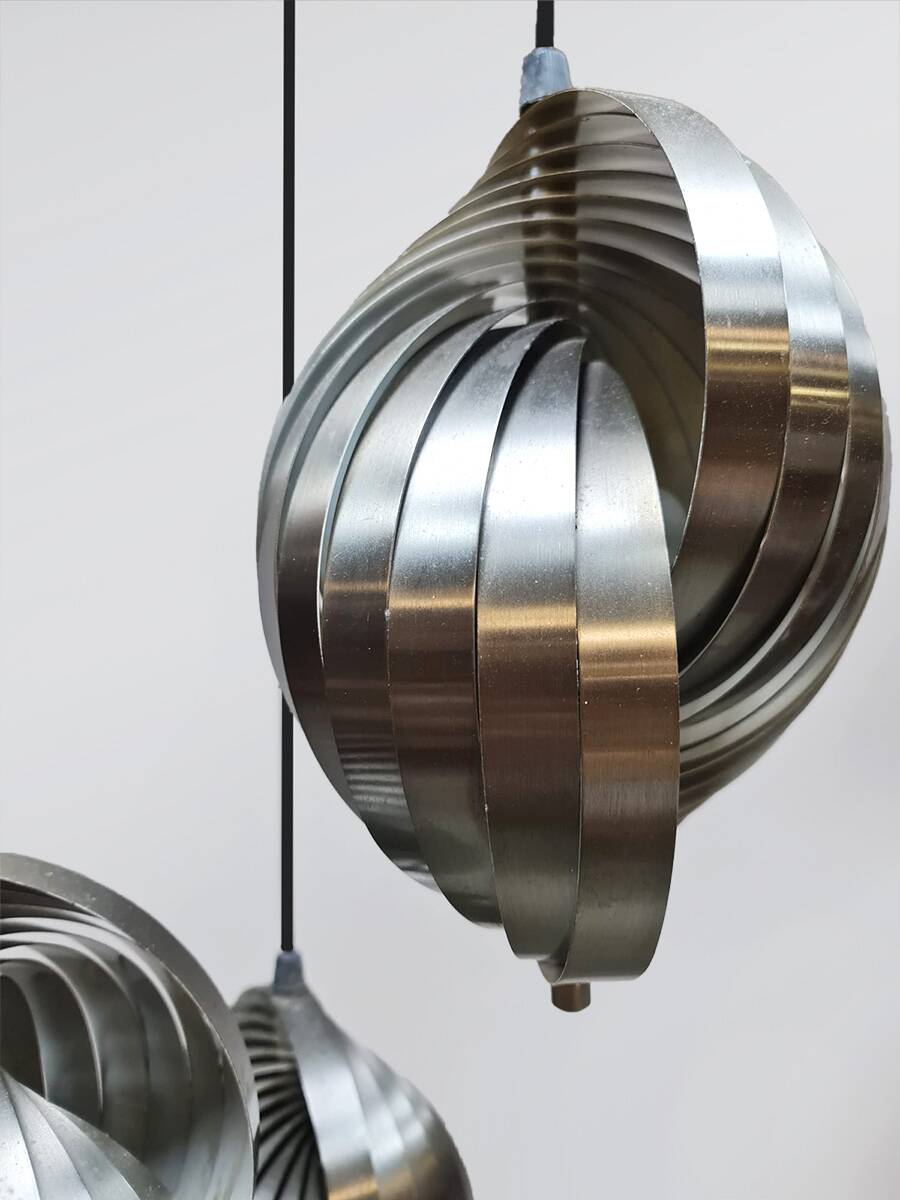 twirling pendant lamp