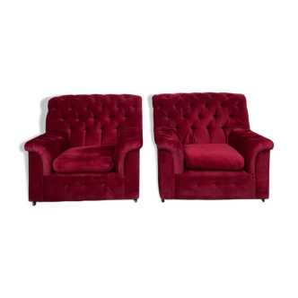 Late mid century red velvet set of 2 chesterfield lounge armchairs