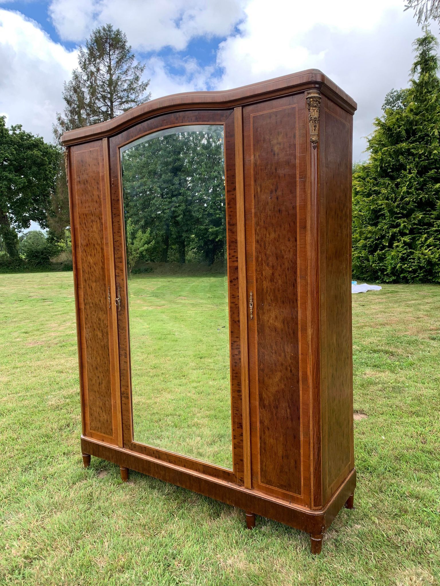 Armoire 1900 avec miroir style Louis XVI