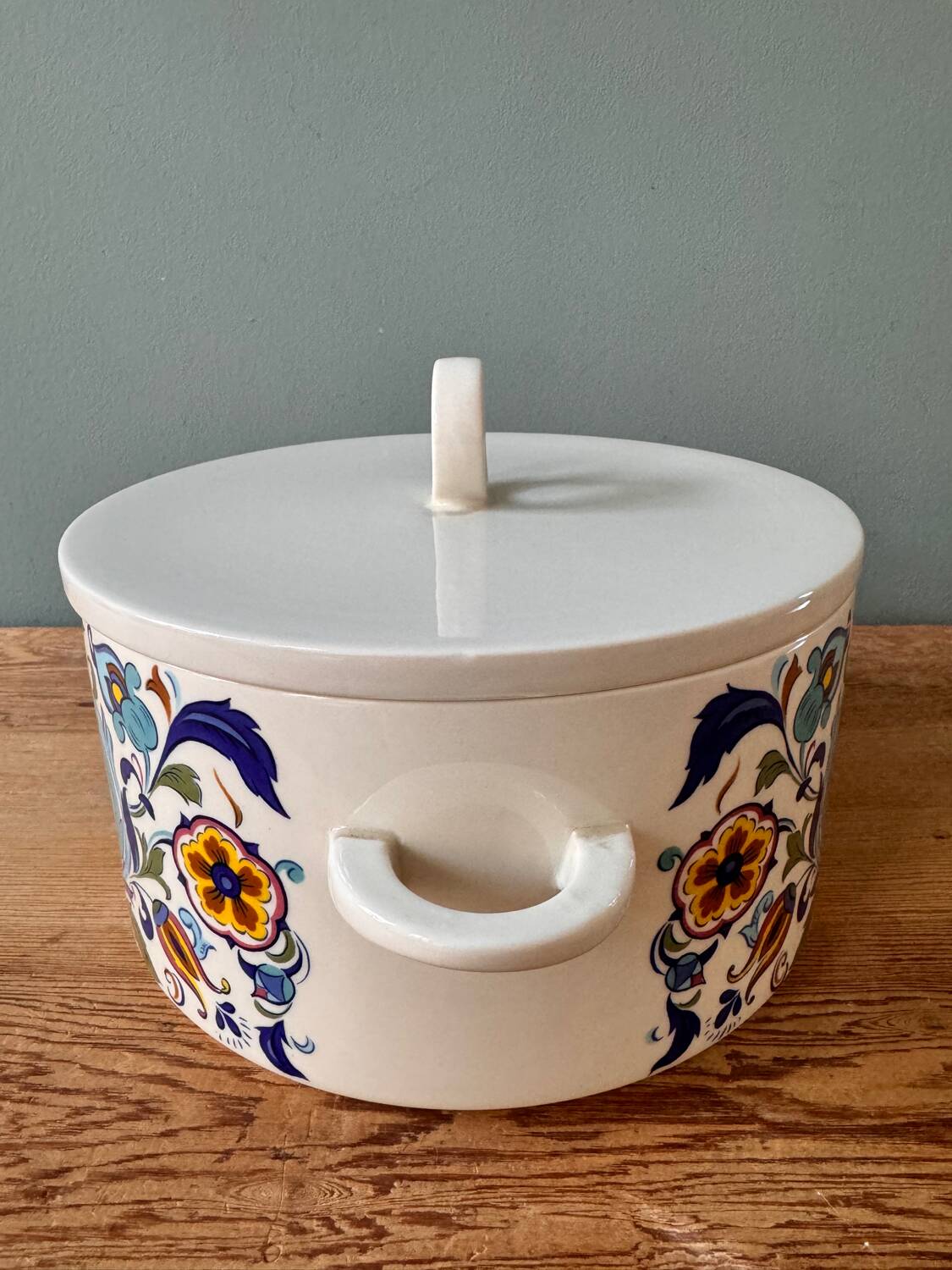 Villeroy & Boch earthenware tureen/soup tureen, Izmir model