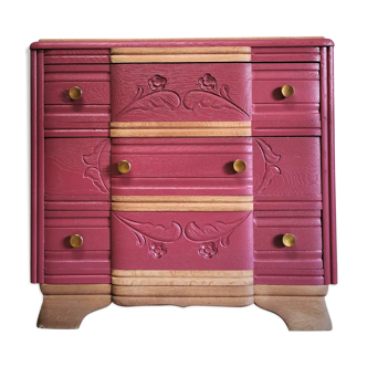 Wooden chest of drawers