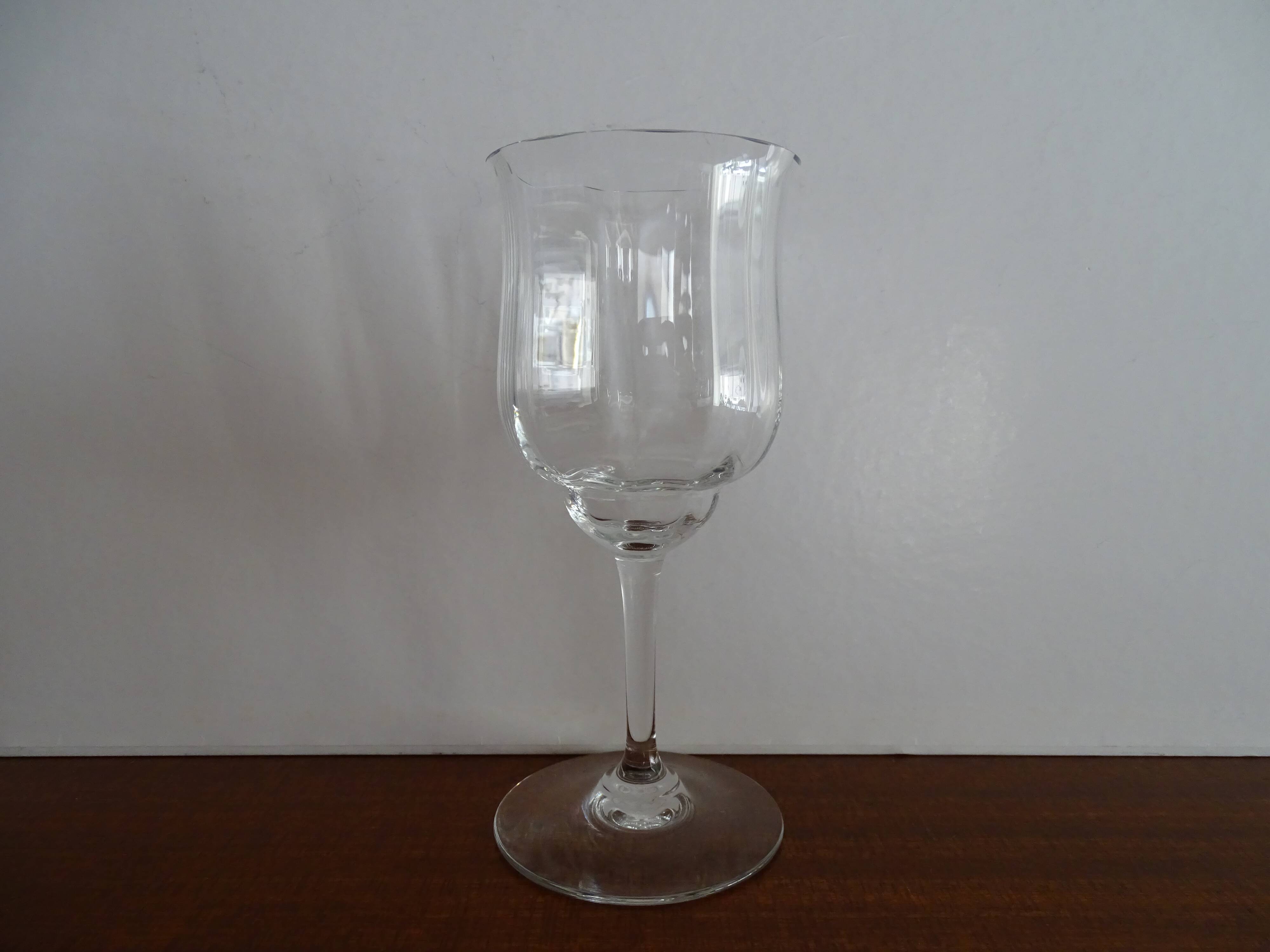 9 Baccarat crystal red wine glasses, Capri model, signed - 15 cm