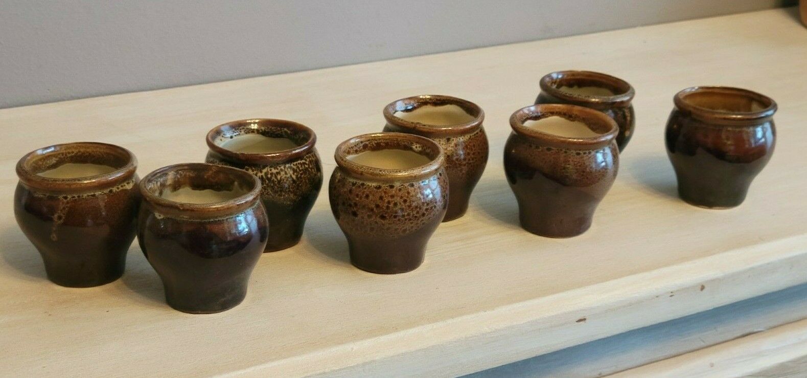 Lot 8 coffee cups in vintage ceramic 60s
