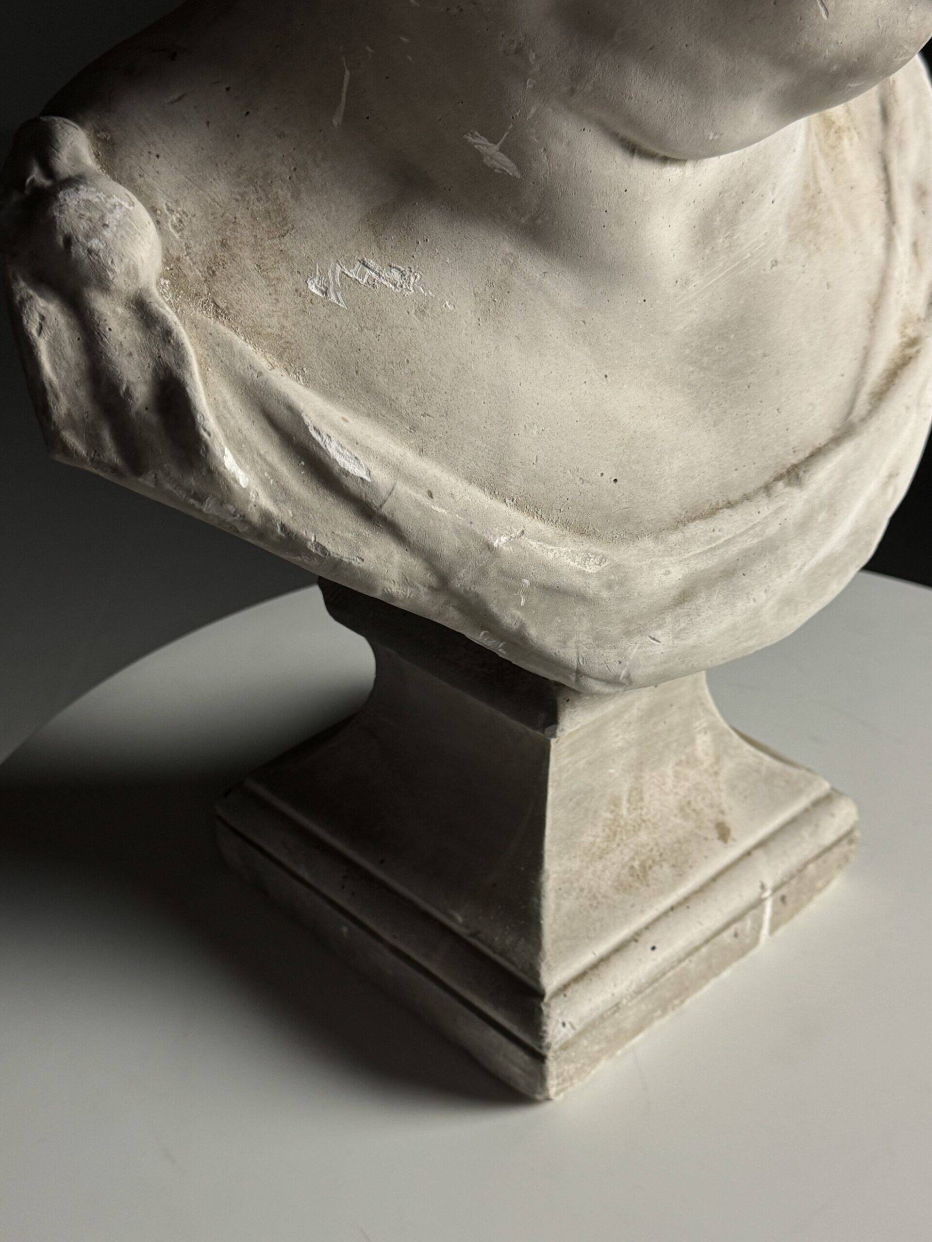 Buste de Vitellius en plâtre romain, 20e siècle.